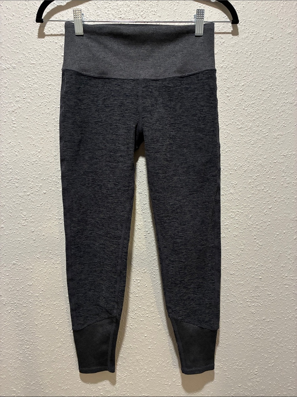 ALO Yoga Dark Charcoal High-Waist Leggings with Contrast Waistband